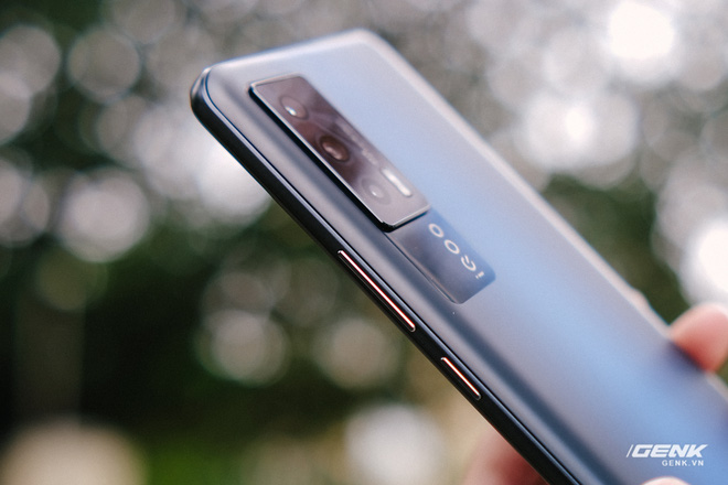 Trên tay iQOO Neo5 tại VN: Đối thủ cạnh tranh của Redmi K40, tập trung vào gaming, giá 9.9 triệu đồng - Ảnh 15. Trên tay iQOO Neo5 tại VN: Đối thủ cạnh tranh của Redmi K40, tập trung vào gaming, giá 9.9 triệu đồng - Ảnh 15.