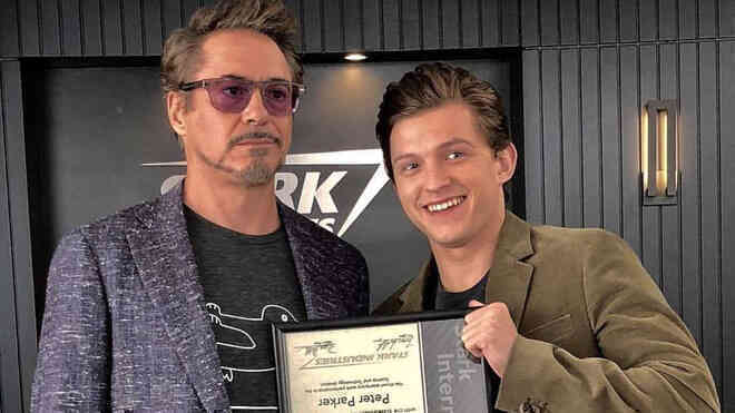 Đi thử vai Spider-Man, Tom Holland hí hửng trò chuyện với “chú Stark”, nhưng hóa ra đó chỉ là diễn viên đóng thế cho Robert Downey Jr.