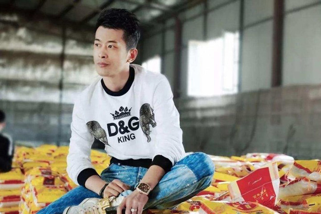 Ông hoàng livestream Trung Quốc xác lập kỉ lục: Bán hàng trong 12 tiếng doanh thu nhiều hơn trung tâm thương mại bán 1 năm - Ảnh 3. Ông hoàng livestream Trung Quốc xác lập kỉ lục: Bán hàng trong 12 tiếng doanh thu nhiều hơn trung tâm thương mại bán 1 năm - Ảnh 3.