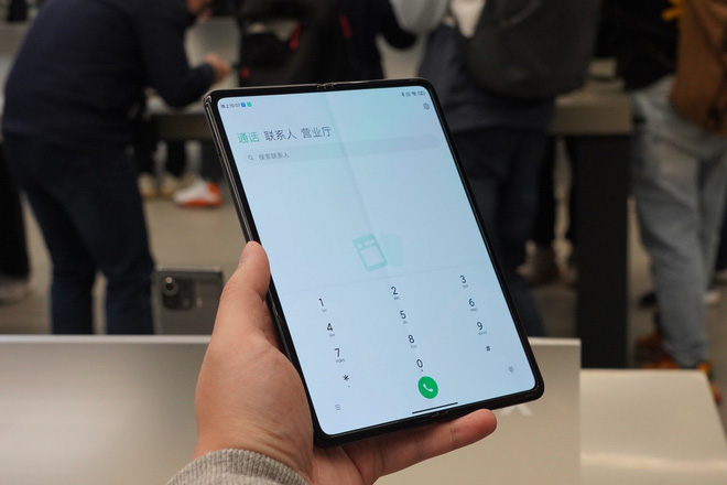Cận cảnh Xiaomi Mi MIX Fold: Thiết kế gập giống Galaxy Z Fold2, giá chỉ từ 35 triệu thì có gì khác biệt? - Ảnh 5. Cận cảnh Xiaomi Mi MIX Fold: Thiết kế gập giống Galaxy Z Fold2, giá chỉ từ 35 triệu thì có gì khác biệt? - Ảnh 5.