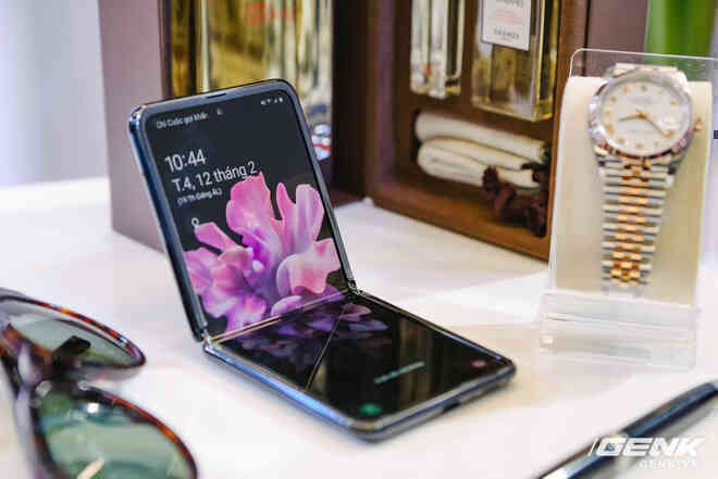 Những smartphone đáng mua nhất để dành tặng phái nữ nhân dịp 8/3 - Ảnh 8. Những smartphone đáng mua nhất để dành tặng phái nữ nhân dịp 8/3 - Ảnh 8.