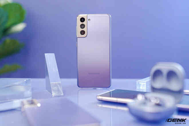 Những smartphone đáng mua nhất để dành tặng phái nữ nhân dịp 8/3 - Ảnh 9. Những smartphone đáng mua nhất để dành tặng phái nữ nhân dịp 8/3 - Ảnh 9.