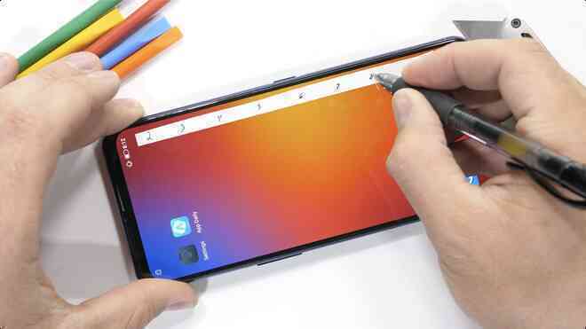 Test độ bền Lenovo Legion Phone Duel 2 và cái kết: Trông thì hầm hố đấy nhưng bẻ nhẹ là gãy! - Ảnh 2. Test độ bền Lenovo Legion Phone Duel 2 và cái kết: Trông thì hầm hố đấy nhưng bẻ nhẹ là gãy! - Ảnh 2.