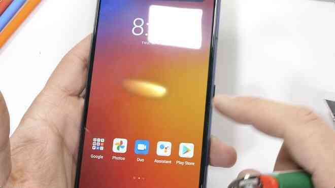 Test độ bền Lenovo Legion Phone Duel 2 và cái kết: Trông thì hầm hố đấy nhưng bẻ nhẹ là gãy! - Ảnh 5. Test độ bền Lenovo Legion Phone Duel 2 và cái kết: Trông thì hầm hố đấy nhưng bẻ nhẹ là gãy! - Ảnh 5.