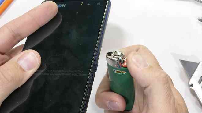 Test độ bền Lenovo Legion Phone Duel 2 và cái kết: Trông thì hầm hố đấy nhưng bẻ nhẹ là gãy! - Ảnh 10. Test độ bền Lenovo Legion Phone Duel 2 và cái kết: Trông thì hầm hố đấy nhưng bẻ nhẹ là gãy! - Ảnh 10.