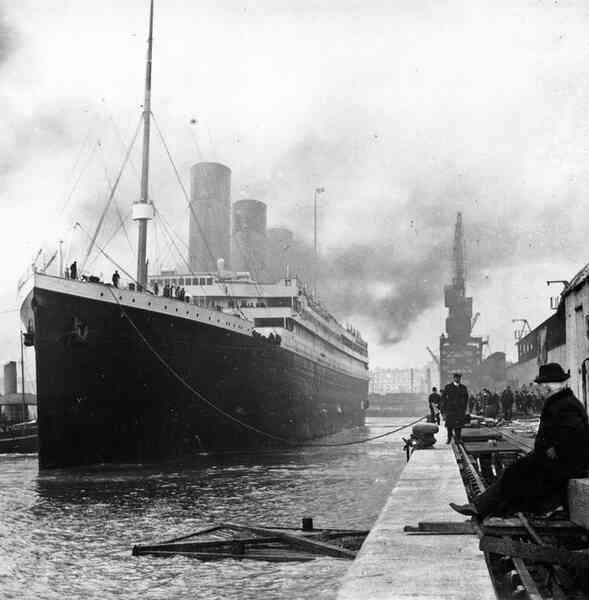 Những hình ảnh hiếm của con tàu huyền thoại Titanic ngoài đời thực: Có thực sự hào nhoáng và lộng lẫy như trong phim? - Ảnh 2. Những hình ảnh hiếm của con tàu huyền thoại Titanic ngoài đời thực: Có thực sự hào nhoáng và lộng lẫy như trong phim? - Ảnh 2.