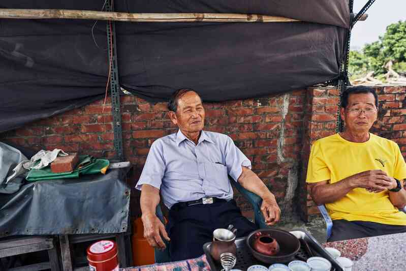 Nước, bán dẫn và nông dân