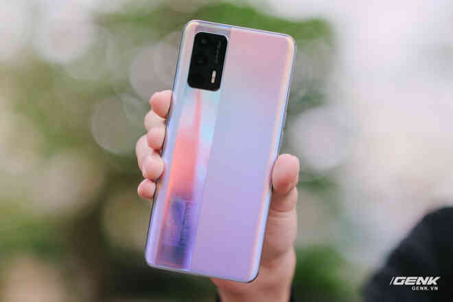 Trên tay Realme GT Neo: Màn hình AMOLED 120Hz, chip Dimensity 1200, sạc nhanh 50W, giá chưa đến 7 triệu đồng - Ảnh 4. Trên tay Realme GT Neo: Màn hình AMOLED 120Hz, chip Dimensity 1200, sạc nhanh 50W, giá chưa đến 7 triệu đồng - Ảnh 4.