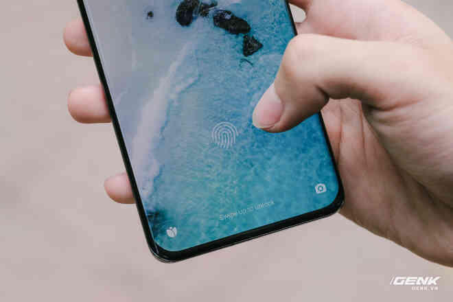 Trên tay Xiaomi Mi 11 Pro và Mi 11 Ultra: Nâng cấp chính về camera và sạc nhanh, bản Ultra có 2 màn hình cực chất, giá từ 20 triệu đồng - Ảnh 11. Trên tay Xiaomi Mi 11 Pro và Mi 11 Ultra: Nâng cấp chính về camera và sạc nhanh, bản Ultra có 2 màn hình cực chất, giá từ 20 triệu đồng - Ảnh 11.