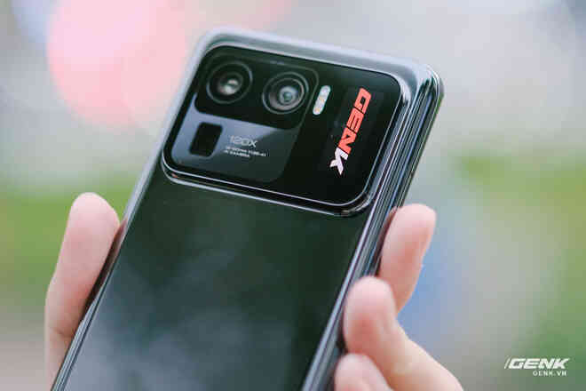 Trên tay Xiaomi Mi 11 Pro và Mi 11 Ultra: Nâng cấp chính về camera và sạc nhanh, bản Ultra có 2 màn hình cực chất, giá từ 20 triệu đồng - Ảnh 15. Trên tay Xiaomi Mi 11 Pro và Mi 11 Ultra: Nâng cấp chính về camera và sạc nhanh, bản Ultra có 2 màn hình cực chất, giá từ 20 triệu đồng - Ảnh 15.
