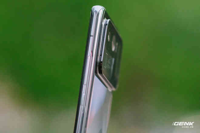 Trên tay Xiaomi Mi 11 Pro và Mi 11 Ultra: Nâng cấp chính về camera và sạc nhanh, bản Ultra có 2 màn hình cực chất, giá từ 20 triệu đồng - Ảnh 7. Trên tay Xiaomi Mi 11 Pro và Mi 11 Ultra: Nâng cấp chính về camera và sạc nhanh, bản Ultra có 2 màn hình cực chất, giá từ 20 triệu đồng - Ảnh 7.