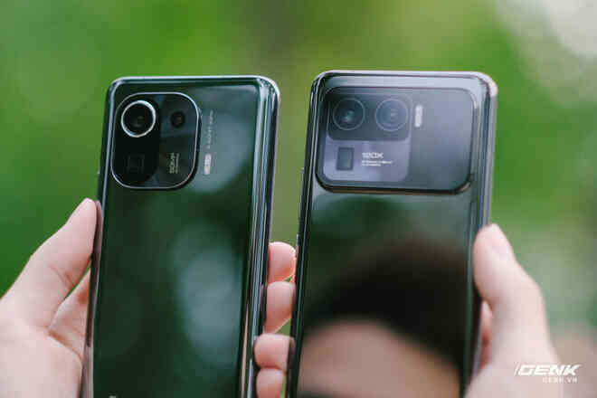 Trên tay Xiaomi Mi 11 Pro và Mi 11 Ultra: Nâng cấp chính về camera và sạc nhanh, bản Ultra có 2 màn hình cực chất, giá từ 20 triệu đồng - Ảnh 9. Trên tay Xiaomi Mi 11 Pro và Mi 11 Ultra: Nâng cấp chính về camera và sạc nhanh, bản Ultra có 2 màn hình cực chất, giá từ 20 triệu đồng - Ảnh 9.