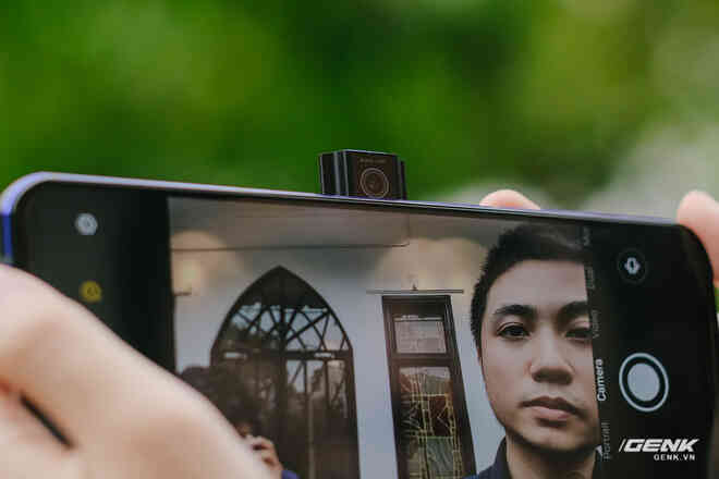Trên tay máy chơi game Lenovo Legion Phone Duel 2 tại VN: Thiết kế độc lạ, camera selfie thò thụt, có 2 quạt tản nhiệt, 2 cổng sạc, giá chỉ từ 13.8 triệu đồng - Ảnh 14. Trên tay máy chơi game Lenovo Legion Phone Duel 2 tại VN: Thiết kế độc lạ, camera selfie thò thụt, có 2 quạt tản nhiệt, 2 cổng sạc, giá chỉ từ 13.8 triệu đồng - Ảnh 14.