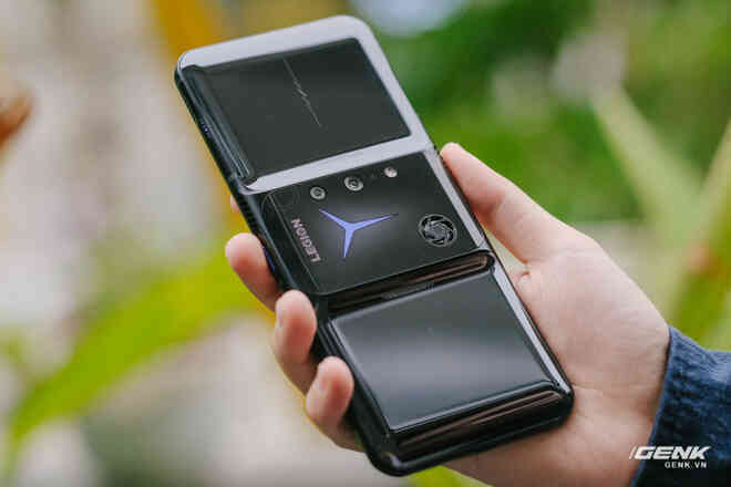 Trên tay máy chơi game Lenovo Legion Phone Duel 2 tại VN: Thiết kế độc lạ, camera selfie thò thụt, có 2 quạt tản nhiệt, 2 cổng sạc, giá chỉ từ 13.8 triệu đồng - Ảnh 7. Trên tay máy chơi game Lenovo Legion Phone Duel 2 tại VN: Thiết kế độc lạ, camera selfie thò thụt, có 2 quạt tản nhiệt, 2 cổng sạc, giá chỉ từ 13.8 triệu đồng - Ảnh 7.