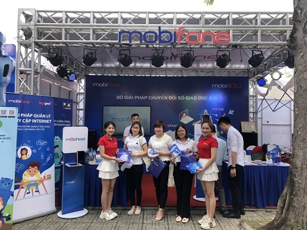 MobiFone giới thiệu giải pháp chuyển đổi số trong… thi thử THPT quốc gia