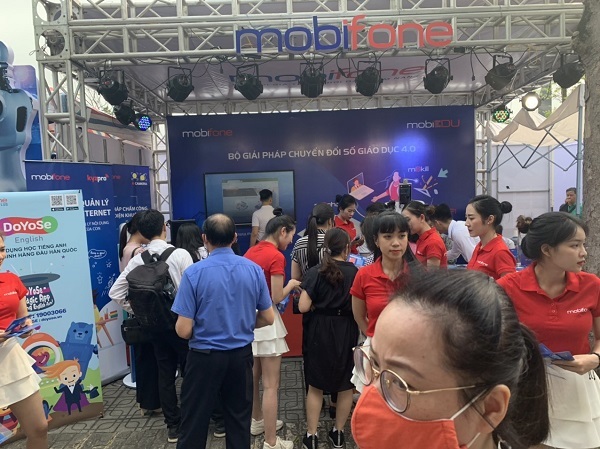 MobiFone giới thiệu giải pháp chuyển đổi số trong… thi thử THPT quốc gia