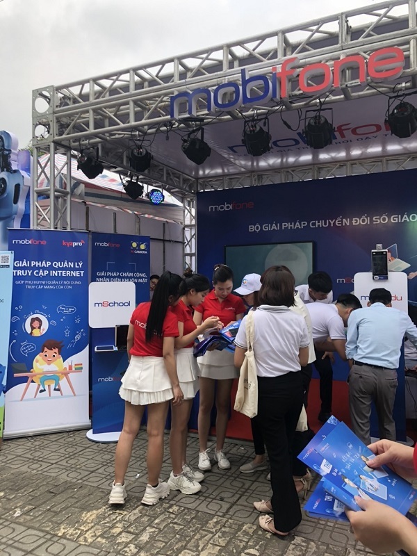 MobiFone giới thiệu giải pháp chuyển đổi số trong… thi thử THPT quốc gia