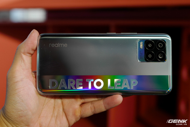 Trên tay realme 8 và 8 Pro: Thiết kế trẻ trung, camera 108MP có chế độ Tilt-Shift, hiệu năng đủ dùng, lên kệ ngày 27/4 - Ảnh 5.