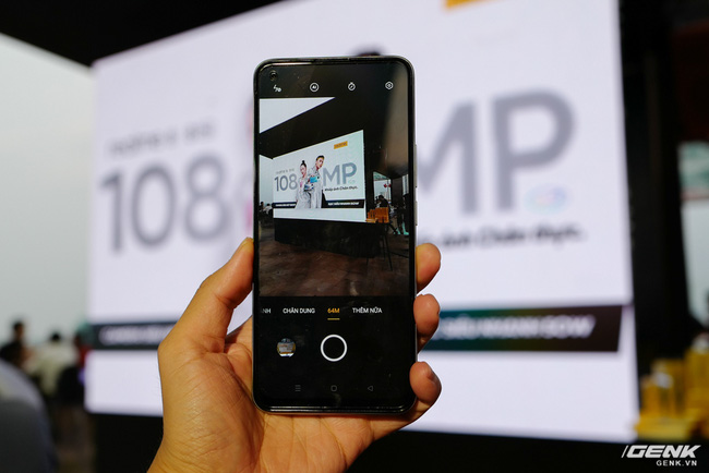 Trên tay realme 8 và 8 Pro: Thiết kế trẻ trung, camera 108MP có chế độ Tilt-Shift, hiệu năng đủ dùng, lên kệ ngày 27/4 - Ảnh 7. Trên tay realme 8 và 8 Pro: Thiết kế trẻ trung, camera 108MP có chế độ Tilt-Shift, hiệu năng đủ dùng, lên kệ ngày 27/4 - Ảnh 7.