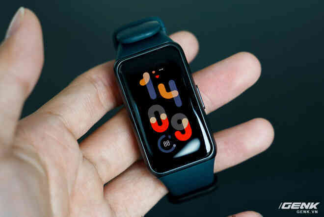 Đánh giá Huawei Band 6: từ thiết kế đến tính năng đã được nâng cấp đến thế nào để xứng với mức giá 1,5 triệu? - Ảnh 4. Đánh giá Huawei Band 6: từ thiết kế đến tính năng đã được nâng cấp đến thế nào để xứng với mức giá 1,5 triệu? - Ảnh 4.