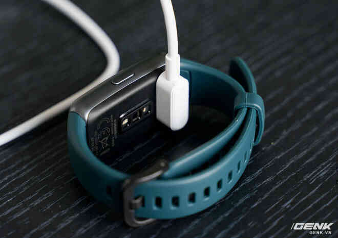 Đánh giá Huawei Band 6: từ thiết kế đến tính năng đã được nâng cấp đến thế nào để xứng với mức giá 1,5 triệu? - Ảnh 9. Đánh giá Huawei Band 6: từ thiết kế đến tính năng đã được nâng cấp đến thế nào để xứng với mức giá 1,5 triệu? - Ảnh 9.