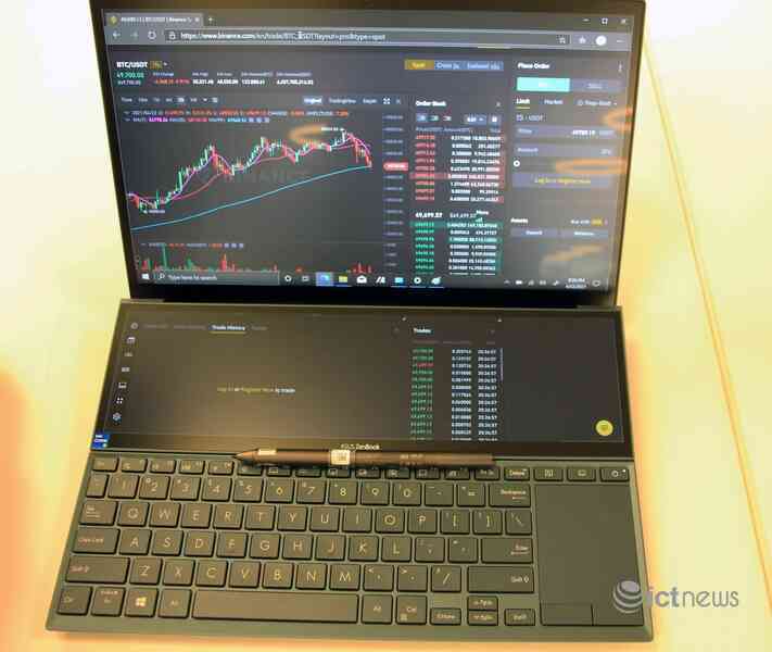 Cận cảnh laptop hai màn hình, giá từ 30 triệu đồng cho dân văn phòng