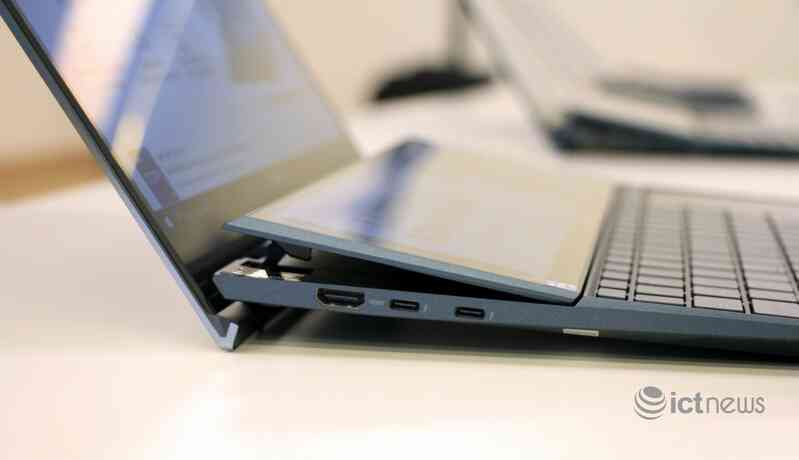 Cận cảnh laptop hai màn hình, giá từ 30 triệu đồng cho dân văn phòng