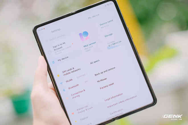 Trên tay Xiaomi Mi MIX Fold tại VN: Smartphone màn hình gập đầu tiên của Xiaomi có gì hấp dẫn? - Ảnh 21. Trên tay Xiaomi Mi MIX Fold tại VN: Smartphone màn hình gập đầu tiên của Xiaomi có gì hấp dẫn? - Ảnh 21.
