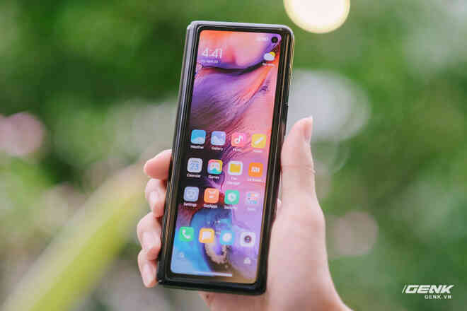 Trên tay Xiaomi Mi MIX Fold tại VN: Smartphone màn hình gập đầu tiên của Xiaomi có gì hấp dẫn? - Ảnh 8. Trên tay Xiaomi Mi MIX Fold tại VN: Smartphone màn hình gập đầu tiên của Xiaomi có gì hấp dẫn? - Ảnh 8.