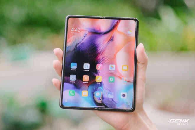 Trên tay Xiaomi Mi MIX Fold tại VN: Smartphone màn hình gập đầu tiên của Xiaomi có gì hấp dẫn? - Ảnh 10. Trên tay Xiaomi Mi MIX Fold tại VN: Smartphone màn hình gập đầu tiên của Xiaomi có gì hấp dẫn? - Ảnh 10.
