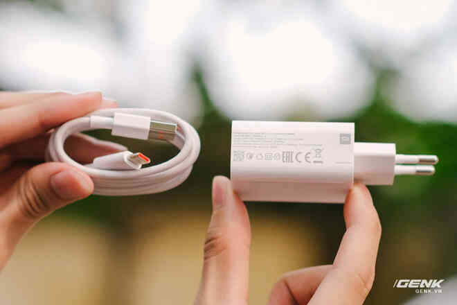 Trên tay và đánh giá nhanh POCO X3 Pro: Giá chỉ hơn 5 triệu nhưng có chip Snapdragon đầu 8, màn hình 120Hz, pin khủng 5160mAh - Ảnh 2.