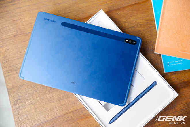 Trên tay Galaxy Tab S7 phiên bản Xanh Navy: thiết kế sang trọng, màu đẹp, cấu hình "khủng", giá bán không đổi