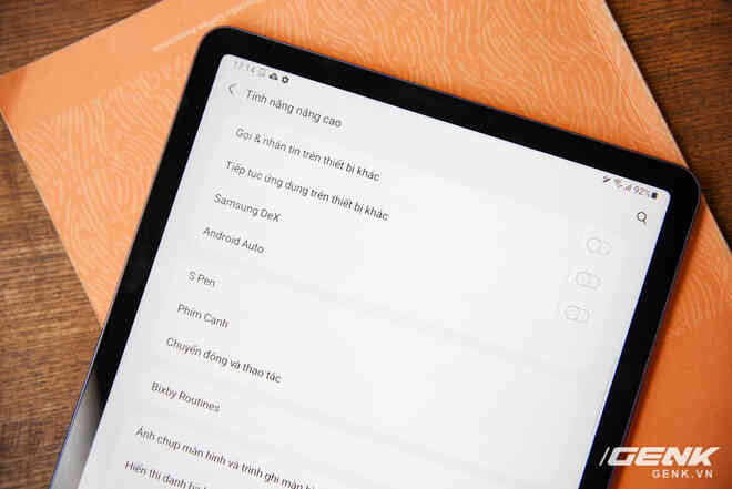Trên tay Galaxy Tab S7 phiên bản Xanh Navy: thiết kế sang trọng, màu đẹp, cấu hình khủng, giá bán không đổi - Ảnh 12. Trên tay Galaxy Tab S7 phiên bản Xanh Navy: thiết kế sang trọng, màu đẹp, cấu hình khủng, giá bán không đổi - Ảnh 12.
