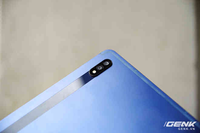 Trên tay Galaxy Tab S7 phiên bản Xanh Navy: thiết kế sang trọng, màu đẹp, cấu hình khủng, giá bán không đổi - Ảnh 8. Trên tay Galaxy Tab S7 phiên bản Xanh Navy: thiết kế sang trọng, màu đẹp, cấu hình khủng, giá bán không đổi - Ảnh 8.