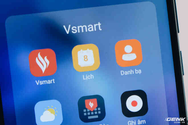 CEO BKAV Nguyễn Tử Quảng: Icon của Bphone đẹp hơn Vsmart, giải quyết được nỗi băn khoăn của giới thiết kế trên toàn thế giới - Ảnh 2. CEO BKAV Nguyễn Tử Quảng: Icon của Bphone đẹp hơn Vsmart, giải quyết được nỗi băn khoăn của giới thiết kế trên toàn thế giới - Ảnh 2.