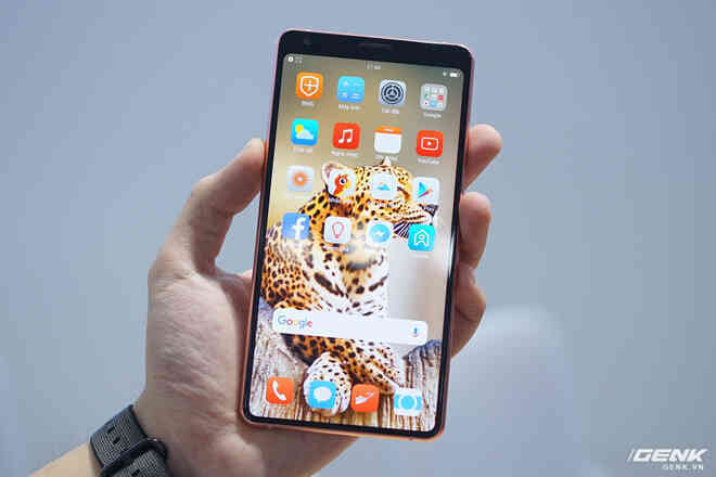 CEO BKAV Nguyễn Tử Quảng: Icon của Bphone đẹp hơn Vsmart, giải quyết được nỗi băn khoăn của giới thiết kế trên toàn thế giới - Ảnh 4. CEO BKAV Nguyễn Tử Quảng: Icon của Bphone đẹp hơn Vsmart, giải quyết được nỗi băn khoăn của giới thiết kế trên toàn thế giới - Ảnh 4.