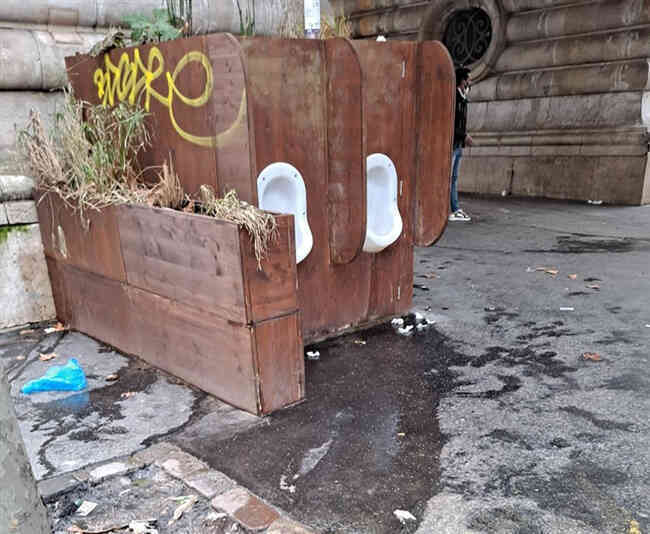 Những hình ảnh gây sốc cho thấy thành phố Paris hoa lệ ngập trong rác khiến cộng đồng mạng thất vọng tràn trề, chuyện gì đang xảy ra? - Ảnh 10. Những hình ảnh gây sốc cho thấy thành phố Paris hoa lệ ngập trong rác khiến cộng đồng mạng thất vọng tràn trề, chuyện gì đang xảy ra? - Ảnh 10.