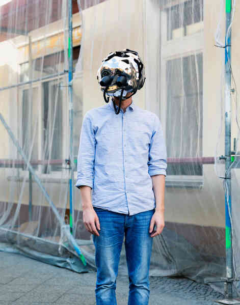 David Vintiner: Thợ săn cyborg và một thế giới khi con người giao thoa với máy móc - Ảnh 16. David Vintiner: Thợ săn cyborg và một thế giới khi con người giao thoa với máy móc - Ảnh 16.