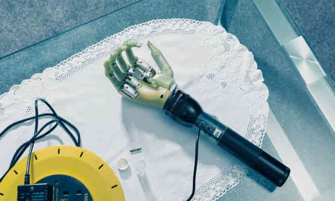 David Vintiner: Thợ săn cyborg và một thế giới khi con người giao thoa với máy móc - Ảnh 3. David Vintiner: Thợ săn cyborg và một thế giới khi con người giao thoa với máy móc - Ảnh 3.