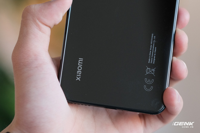 Trên tay Xiaomi Mi 11 Lite: Thiết kế cực mỏng nhẹ, có màn hình AMOLED 90Hz, Snapdragon 732G/780G, giá chỉ từ 6.9 triệu đồng - Ảnh 21. Trên tay Xiaomi Mi 11 Lite: Thiết kế cực mỏng nhẹ, có màn hình AMOLED 90Hz, Snapdragon 732G/780G, giá chỉ từ 6.9 triệu đồng - Ảnh 21.