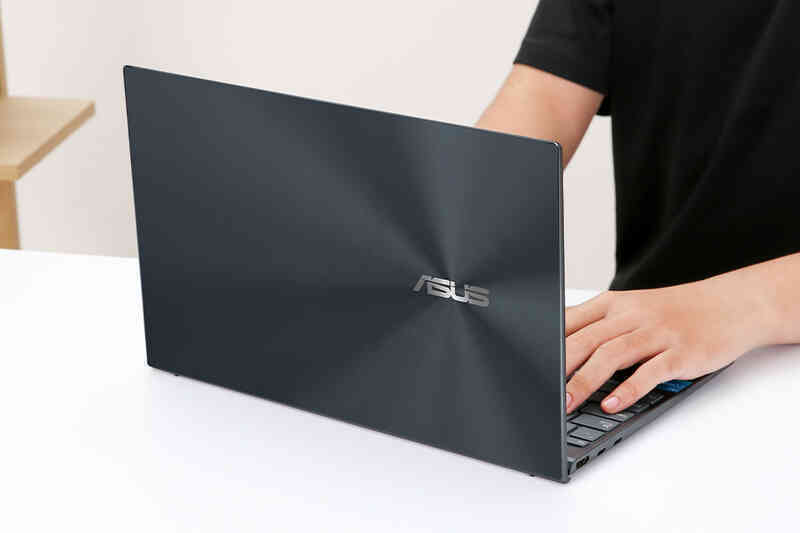 Những laptop mỏng nhẹ cho làm việc từ xa