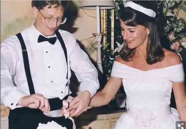 Bill Gates từng than thở về hôn nhân hết tình yêu với bạn chơi golf, hé lộ thời trẻ ăn chơi khét tiếng trước đám cưới với Melinda - Ảnh 2. Bill Gates từng than thở về hôn nhân hết tình yêu với bạn chơi golf, hé lộ thời trẻ ăn chơi khét tiếng trước đám cưới với Melinda - Ảnh 2.