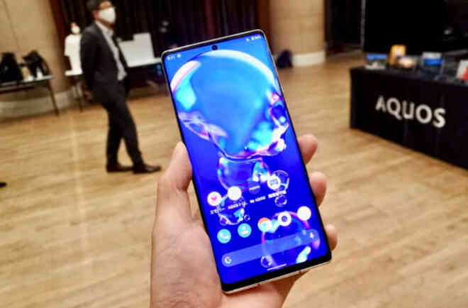 Sharp Aquos R6 mới ra mắt gây sốc với cụm camera duy nhất nhưng “siêu to khổng lồ” - Ảnh 3. Sharp Aquos R6 mới ra mắt gây sốc với cụm camera duy nhất nhưng “siêu to khổng lồ” - Ảnh 3.