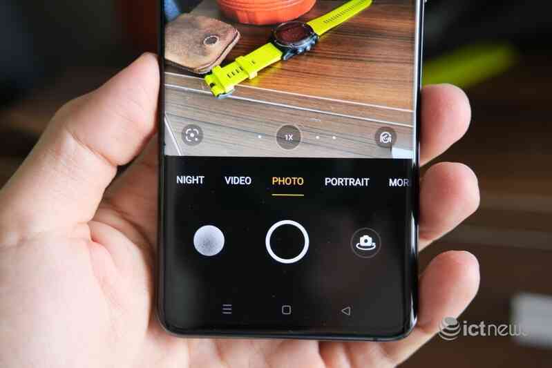 Điện thoại camera kính hiển vi của Oppo có giá 26,99 triệu đồng tại Việt Nam