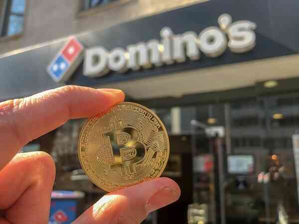 Chuỗi cửa hàng pizza trả lương nhân viên bằng Bitcoin