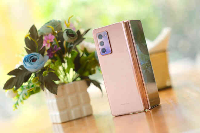 Siêu smartphone như Galaxy Z Fold2 có sức hút như thế nào? - Ảnh 2. Siêu smartphone như Galaxy Z Fold2 có sức hút như thế nào? - Ảnh 2.