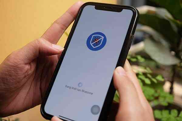 Nhà mạng dùng tổng đài viên ảo hướng dẫn người dân Bắc Ninh, Bắc Giang cài Bluezone