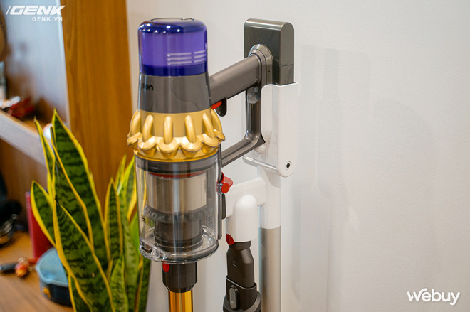 Trải nghiệm máy hút bụi Dyson giá 21 triệu: Nhiều phụ kiện, lắp ghép như LEGO, hút khỏe, chỉ hợp với nhà sang chảnh - Ảnh 3. Trải nghiệm máy hút bụi Dyson giá 21 triệu: Nhiều phụ kiện, lắp ghép như LEGO, hút khỏe, chỉ hợp với nhà sang chảnh - Ảnh 3.