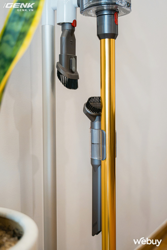 Trải nghiệm máy hút bụi Dyson giá 21 triệu: Nhiều phụ kiện, lắp ghép như LEGO, hút khỏe, chỉ hợp với nhà sang chảnh - Ảnh 7. Trải nghiệm máy hút bụi Dyson giá 21 triệu: Nhiều phụ kiện, lắp ghép như LEGO, hút khỏe, chỉ hợp với nhà sang chảnh - Ảnh 7.