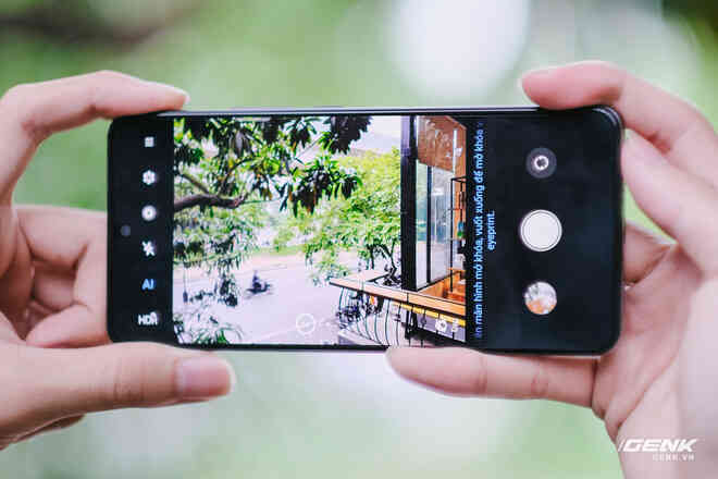 Trên tay ZTE Axon 30 Pro: Màn hình AMOLED 120Hz, Snapdragon 888, hai camera 64MP, giá 10.8 triệu đồng - Ảnh 8. Trên tay ZTE Axon 30 Pro: Màn hình AMOLED 120Hz, Snapdragon 888, hai camera 64MP, giá 10.8 triệu đồng - Ảnh 8.